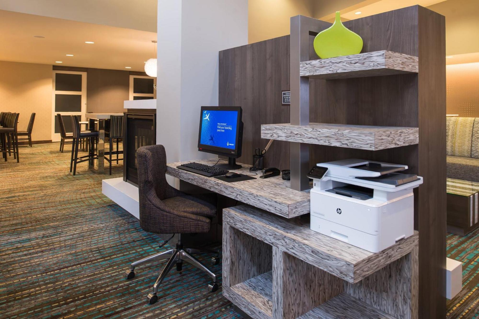 Residence Inn By Marriott St. Louis Westport Мериленд Хайтс Екстериор снимка