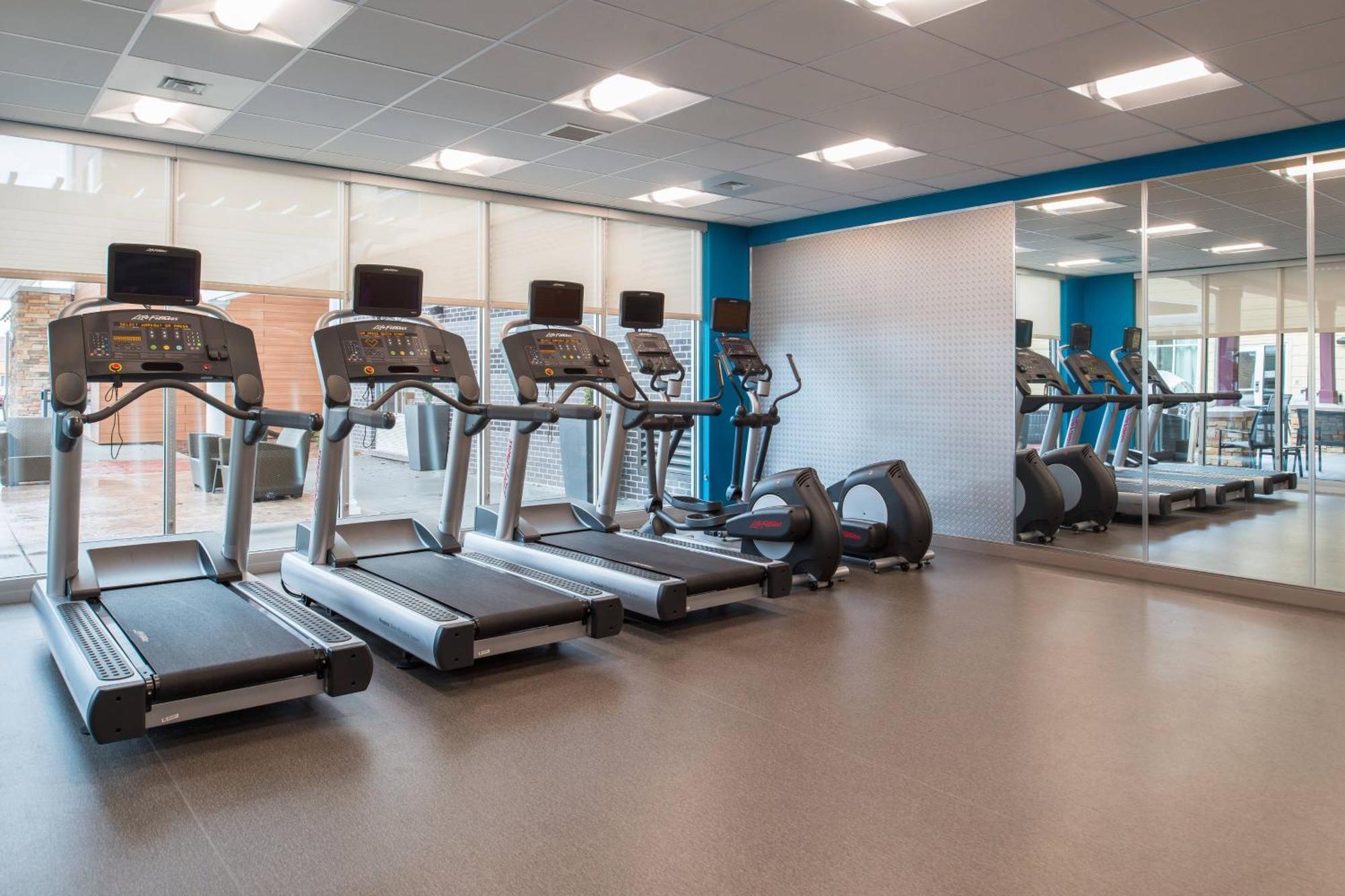 Residence Inn By Marriott St. Louis Westport Мериленд Хайтс Екстериор снимка